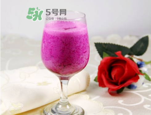 紅心火龍果能和酸奶一起吃嗎？紅心火龍果和酸奶榨汁好嗎？