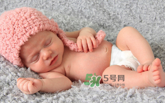 寶寶沒(méi)長(zhǎng)牙能吃磨牙棒嗎？寶寶沒(méi)長(zhǎng)牙可以吃磨牙餅干嗎？