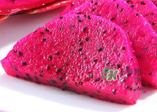 紅心火龍果一天吃幾個(gè)？紅心火龍果一天吃多少？