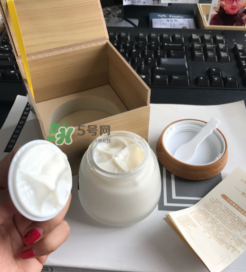 膜法世家白松露睡眠面膜怎么樣？膜法世家睡眠面膜好用嗎？