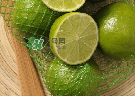 青檸檬可以直接吃嗎？青檸檬可以用開水泡嗎