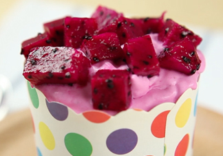 紅心火龍果能和酸奶一起吃嗎？紅心火龍果和酸奶榨汁好嗎？