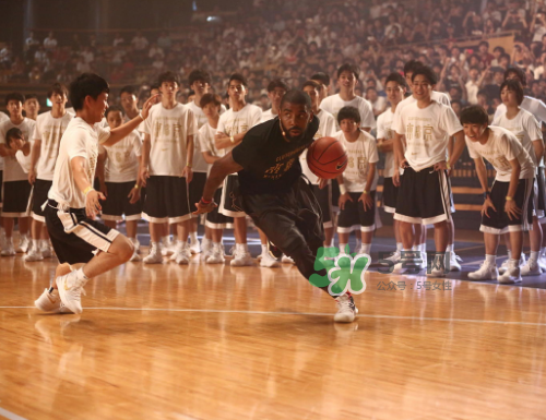 耐克2017歐文亞洲行日本東京上腳穿的鞋子是什么型號？