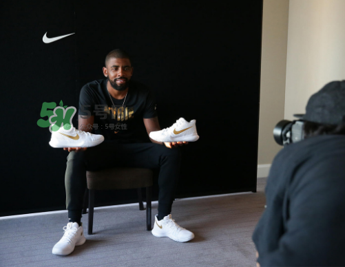 耐克2017歐文亞洲行日本東京上腳穿的鞋子是什么型號？