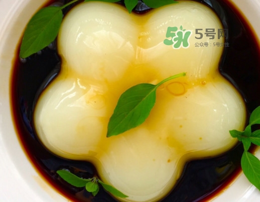 涼糕是什么做的？涼糕要用清水泡多久