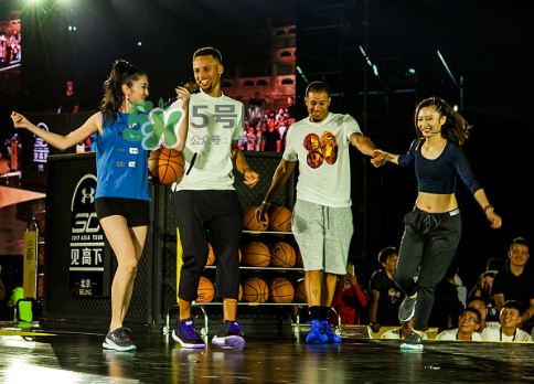 2017庫里亞洲行北京站上腳穿的球鞋是什么型號(hào)？