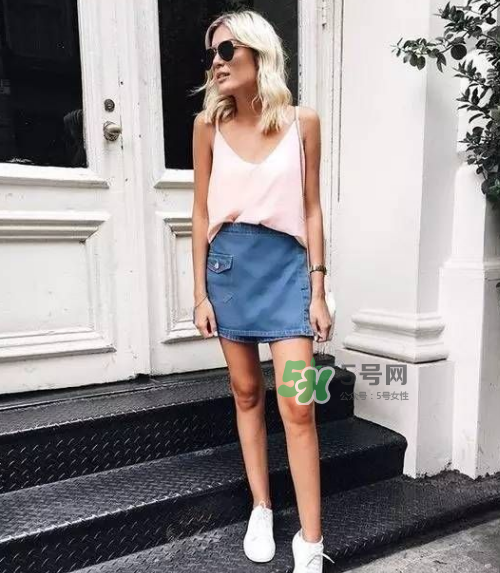 吊帶背心怎么搭配？吊帶背心怎么搭配圖片