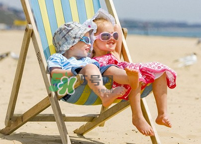 寶寶曬太陽曬哪個部位？夏天寶寶曬太陽最佳時間