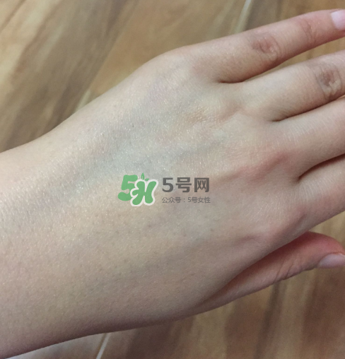 透真水光素顏霜怎么樣？透真素顏霜好用嗎？