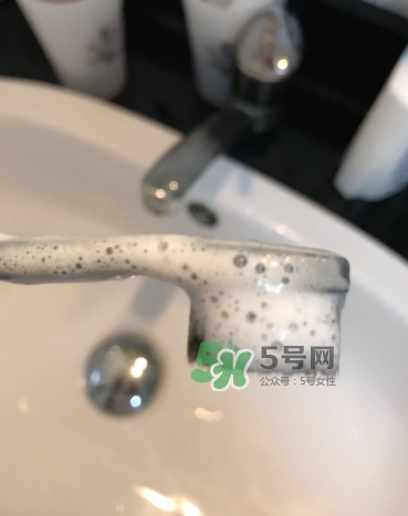 lg竹鹽牙膏怎么樣？lg竹鹽按壓牙膏怎么用？