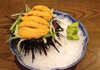 海膽黃一次吃多少克合適？海膽里面黑色的能吃嗎