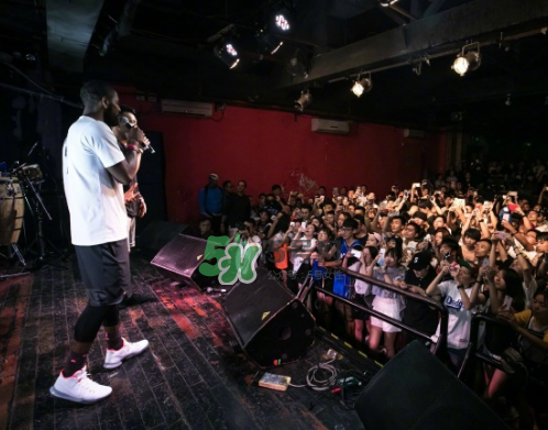 耐克2017歐文亞洲行北京站上腳穿的球鞋是什么型號？