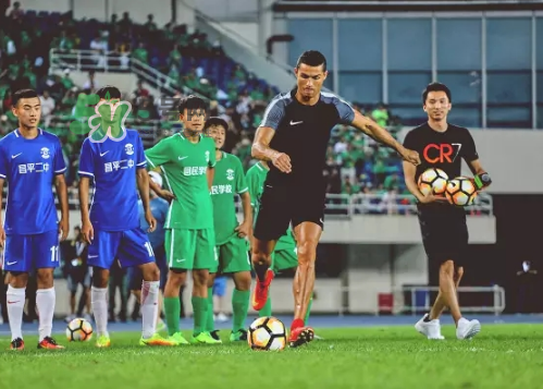 耐克2017c羅中國行北京站上腳穿的鞋子是什么型號(hào)？