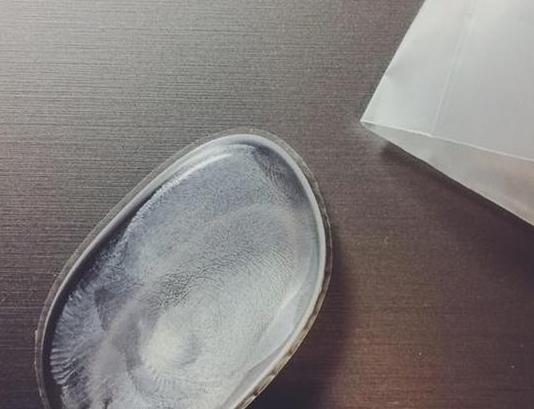 硅膠粉撲和氣墊粉撲哪個(gè)好用？硅膠粉撲和氣墊粉撲對(duì)比