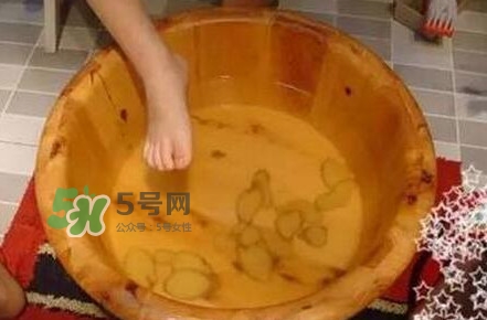 生姜泡腳怎么弄？生姜泡腳要去皮嗎