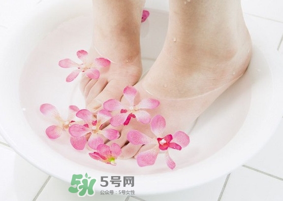 醋泡腳多長(zhǎng)時(shí)間最好？醋泡腳一次用多少合適