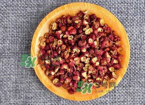 花椒水泡腳有什么功效？花椒水泡腳去濕氣嗎