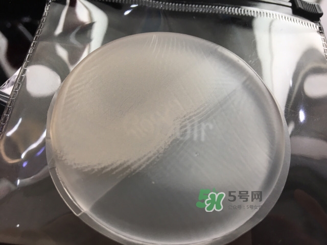 硅膠粉撲可以用散粉嗎？硅膠粉撲可以用干粉嗎？