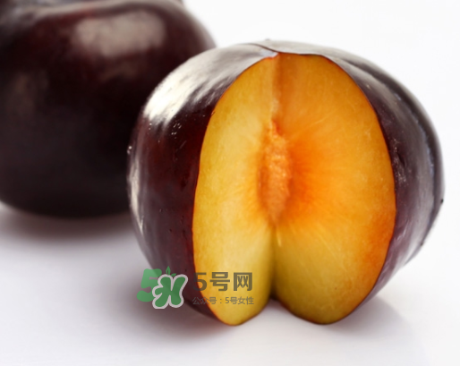 黑布李多少錢一斤？黑布李和紅布李哪個貴？