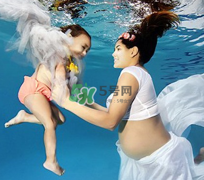 家里有寵物狗對(duì)孕婦好嗎？懷孕了家里有寵物要緊嗎？
