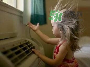 吹空調(diào)嗓子不舒服怎么辦？吹空調(diào)嗓子不舒服怎么回事？