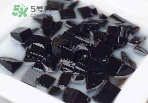 龜苓膏是發(fā)物嗎？龜苓膏怎么制作的