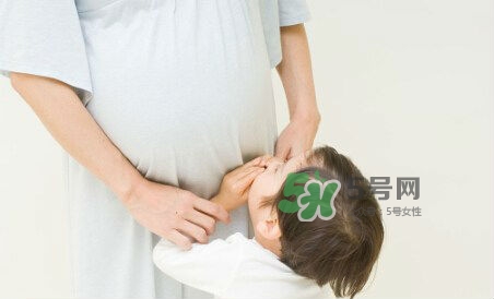 胎動的感覺有哪幾種？胎動的感覺是什么樣的