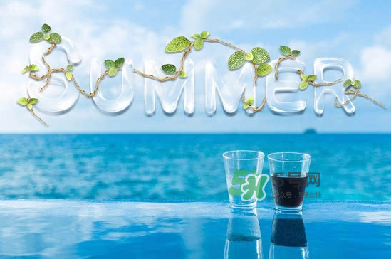 夏天防曬衣什么顏色好？夏天穿什么顏色的防曬衣好？