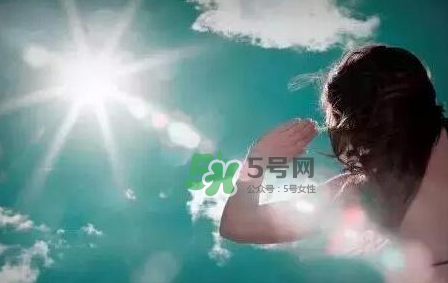 夏天防曬衣什么顏色好？夏天穿什么顏色的防曬衣好？