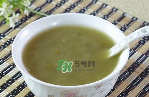 喝完啤酒可以喝綠豆湯嗎？啤酒和綠豆湯能一起喝嗎？