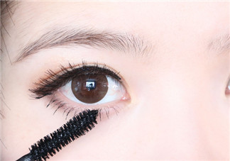 種睫毛會(huì)引起結(jié)膜炎嗎？種睫毛有什么危害？