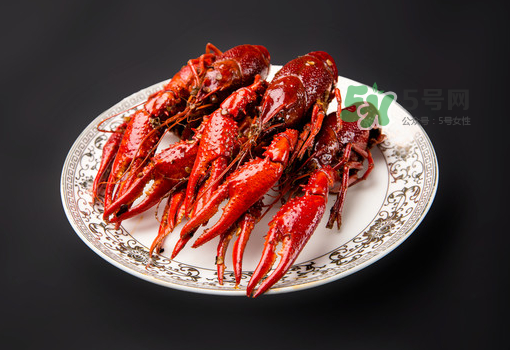 麻辣小龍蝦和西瓜能一起吃嗎？麻辣小龍蝦和西瓜一起吃會(huì)中毒嗎？