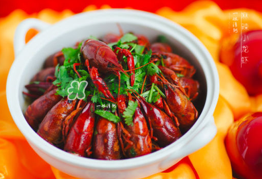 麻辣小龍蝦和西瓜能一起吃嗎？麻辣小龍蝦和西瓜一起吃會(huì)中毒嗎？