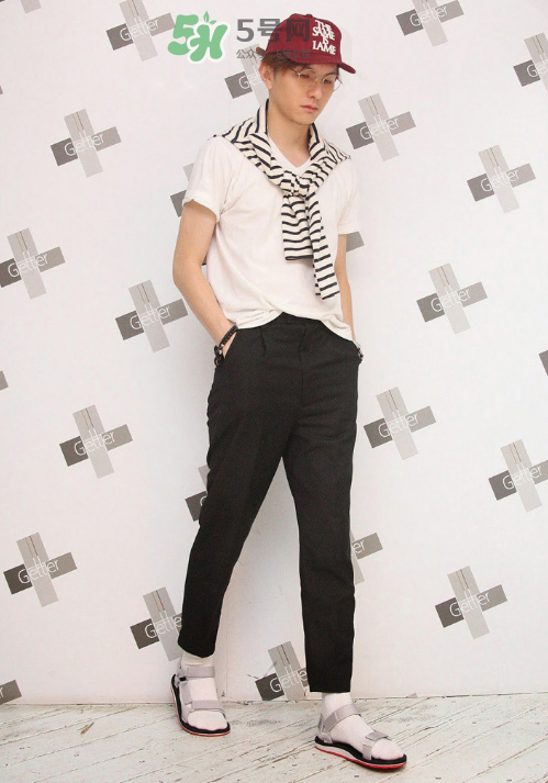 teva涼鞋什么價位？teva鞋大概多少錢一雙？