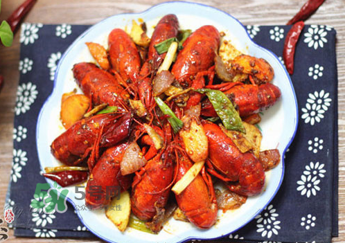 孕婦能吃麻辣小龍蝦嗎？吃麻辣小龍蝦會流產(chǎn)嗎？