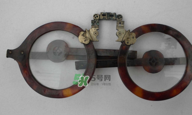玳瑁眼鏡多少錢(qián)？玳瑁眼鏡如何選購(gòu)？