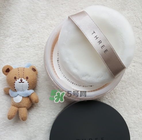 three散粉怎么樣？three自然植物透光散粉色號(hào)