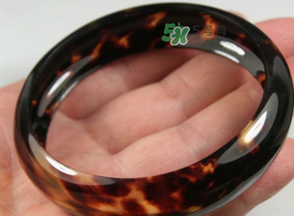 玳瑁手鐲佩戴哪只手？玳瑁手鐲佩戴禁忌