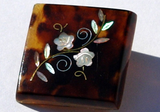 玳瑁怎么辨別真假？玳?？梢哉此畣?><p><strong>玳瑁怎么辨別真假？玳?？梢哉此畣?/strong></p></a></li> 	     </ul>
		</div>
	   <div   id=