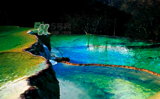 8月份去九寨溝人多嗎？8月份去九寨溝熱嗎？