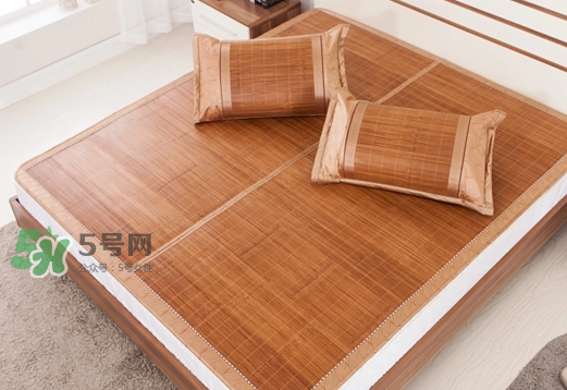 三伏天坐月子可以睡涼席嗎？夏天坐月子可以睡涼席嗎？