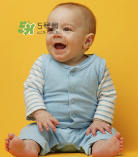 6個(gè)月寶寶不能喝水嗎？寶寶多大可以喝水呢？