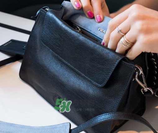 prada etiquette手袋尺寸多大？prada etiquette尺寸有幾種？