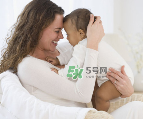 哺乳期上火對(duì)寶寶有什么影響？哺乳期上火會(huì)影響寶寶上火嗎？