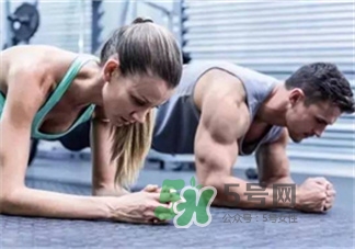 健身前吃飯好還是健身后吃飯好?運動前應(yīng)該空腹還是飲食？