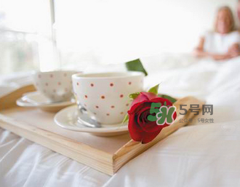 坐月子吃素應(yīng)該吃什么？吃素坐月子怎么坐？