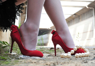 閏六月給老婆買什么？閏六月為什么要給老婆買紅鞋？