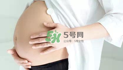 孕期肚皮癢是怎么回事？妊娠紋癢怎么辦？