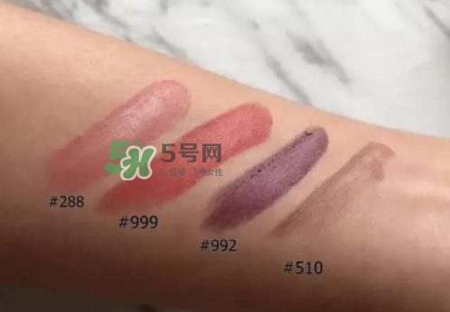 迪奧雙色夾心唇膏多少錢？dior迪奧夾心唇膏上市時(shí)間