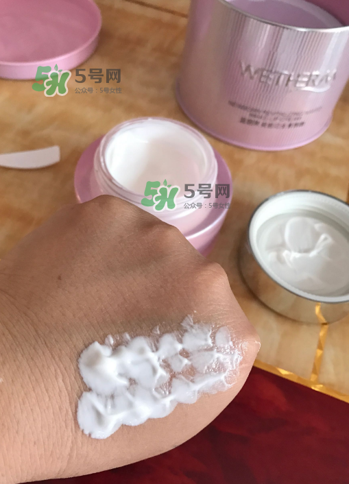 溫碧泉素顏霜好用嗎？溫碧泉素顏霜多少錢？